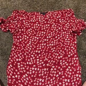 BANANA REPUBLIC RED TOP